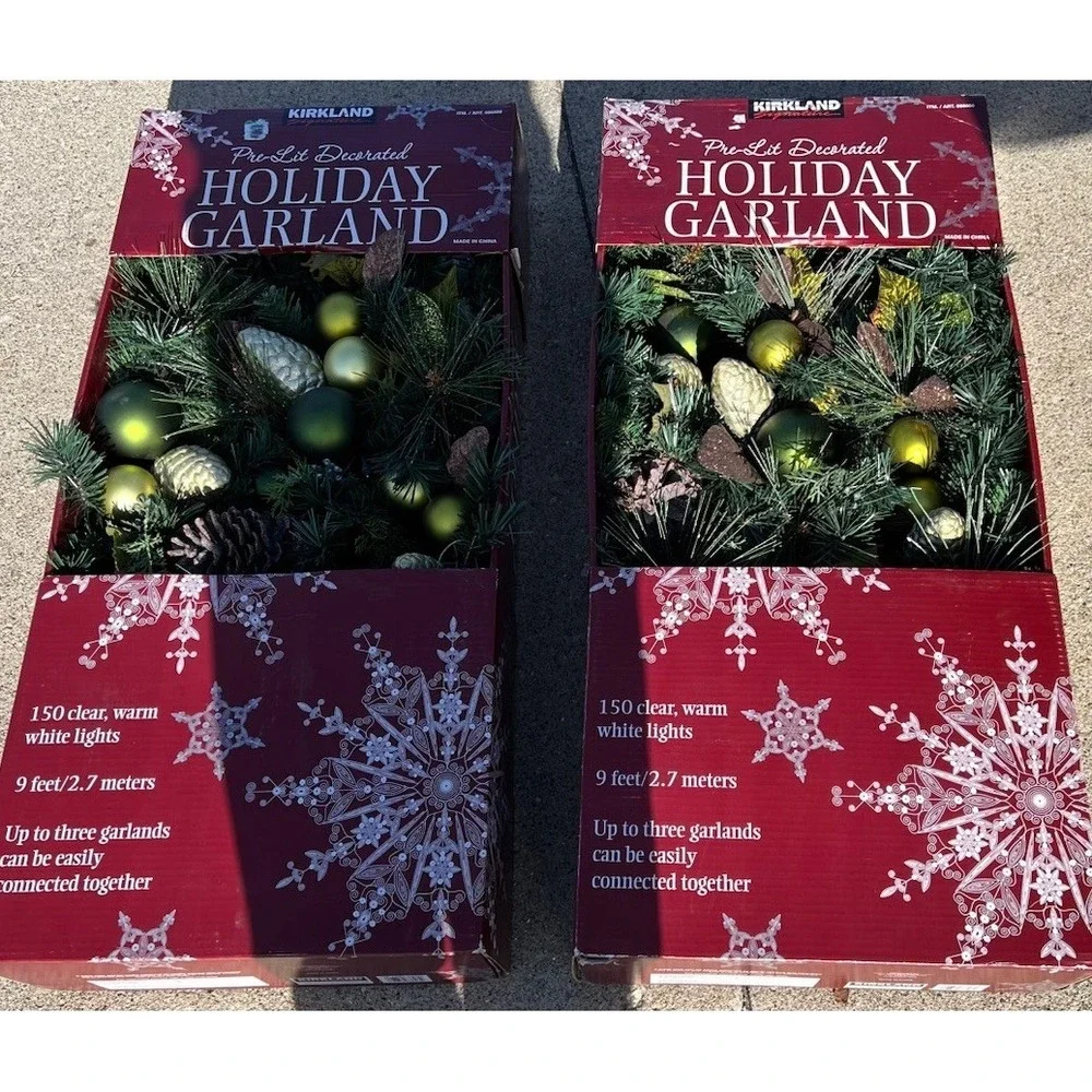 Kirkland 9' Pre-lit LED Greenery Holiday 9 FT Garland - Stunning Piece